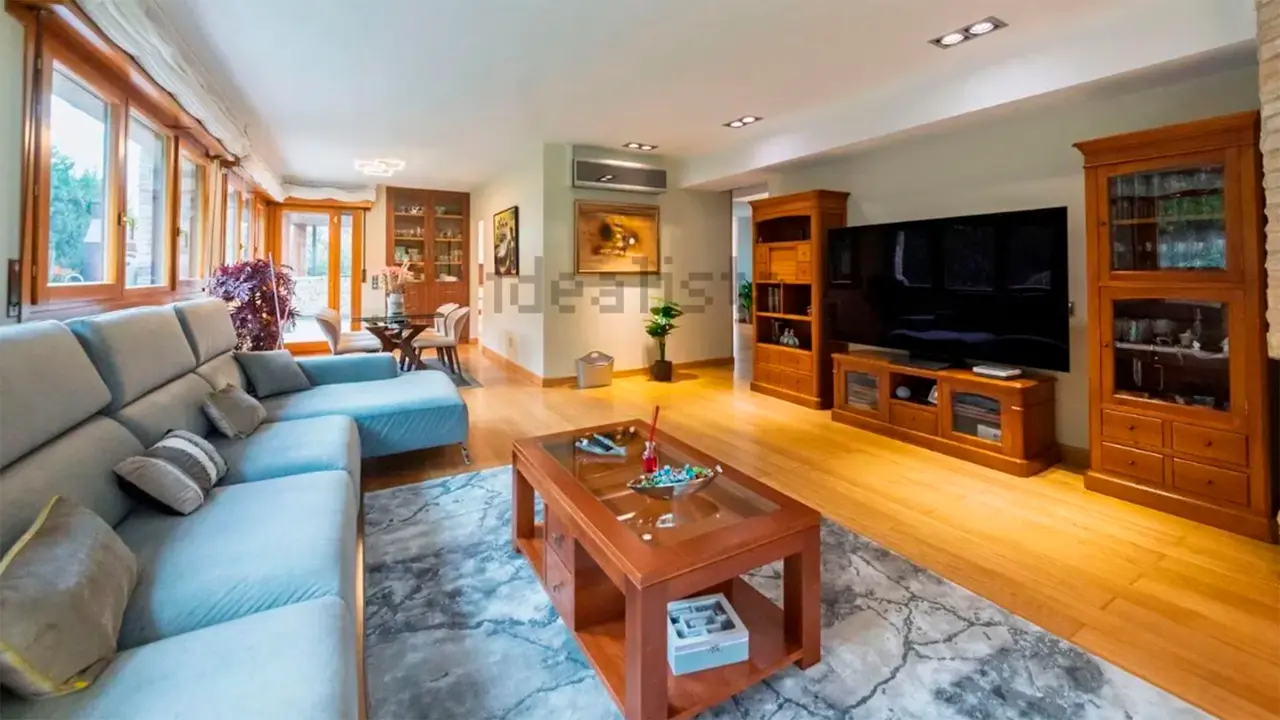 Un recorrido por la casa de lujo que se vende en Gorraiz. IDEALISTA