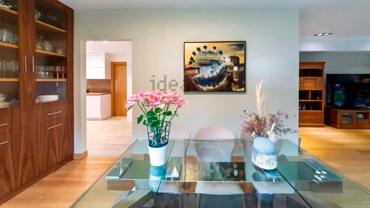 Un recorrido por la casa de lujo que se vende en Gorraiz. IDEALISTA