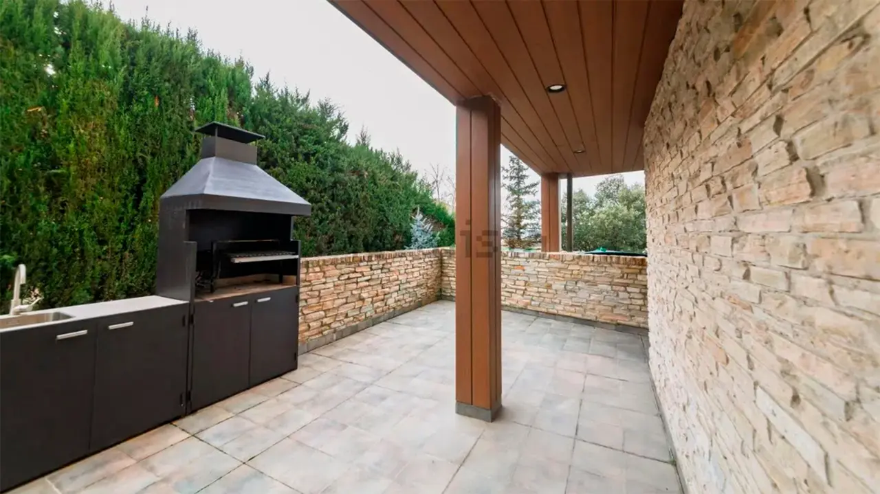 Un recorrido por la casa de lujo que se vende en Gorraiz. IDEALISTA