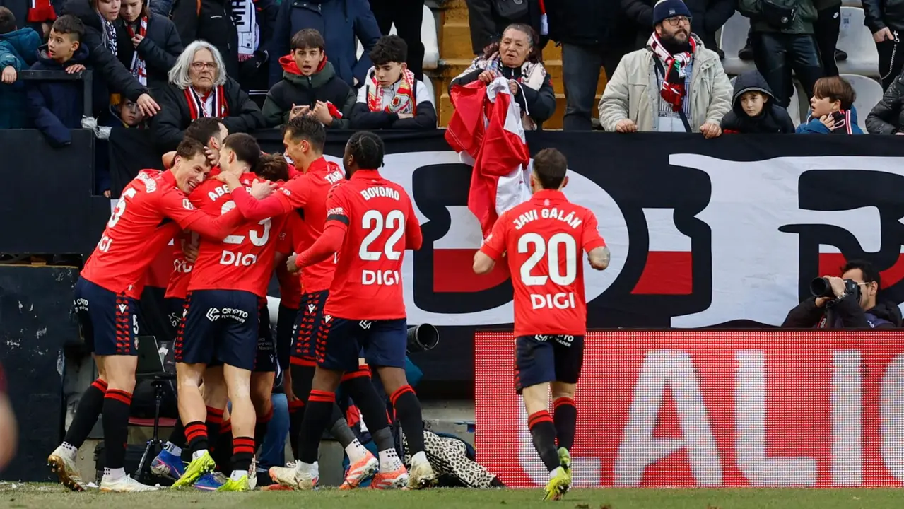 Victoria de Osasuna en el campo del Rayo Vallecano. EFE