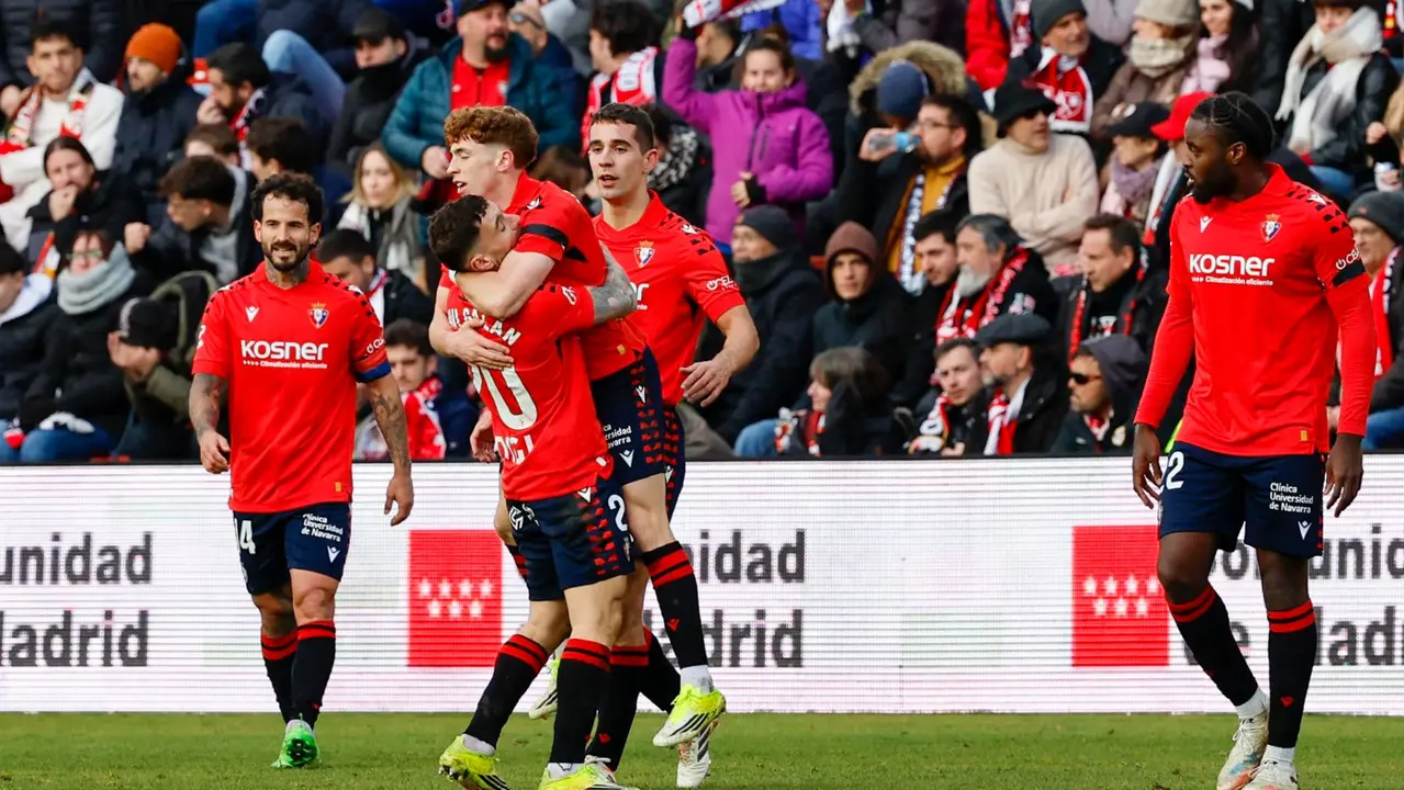 Victoria de Osasuna en el campo del Rayo Vallecano. EFE