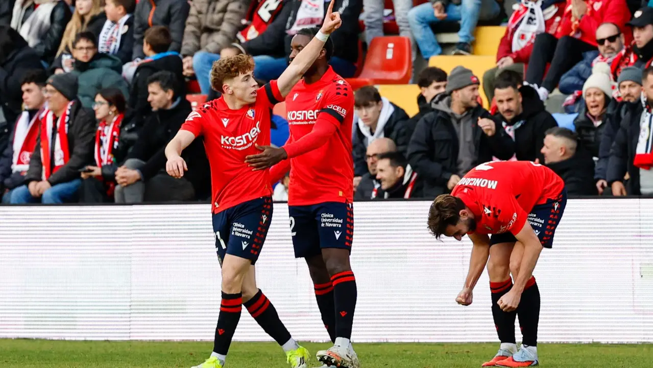 Victoria de Osasuna en el campo del Rayo Vallecano. EFE