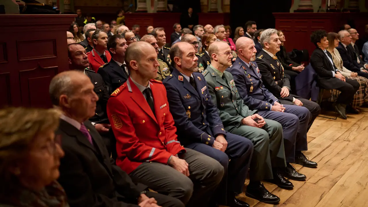 La Polic&iacute;a Nacional conmemora su 202 aniversario con un acto que homenajea a sus jubilados. PABLO LASAOSA