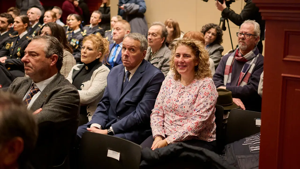 La Polic&iacute;a Nacional conmemora su 202 aniversario con un acto que homenajea a sus jubilados. PABLO LASAOSA
