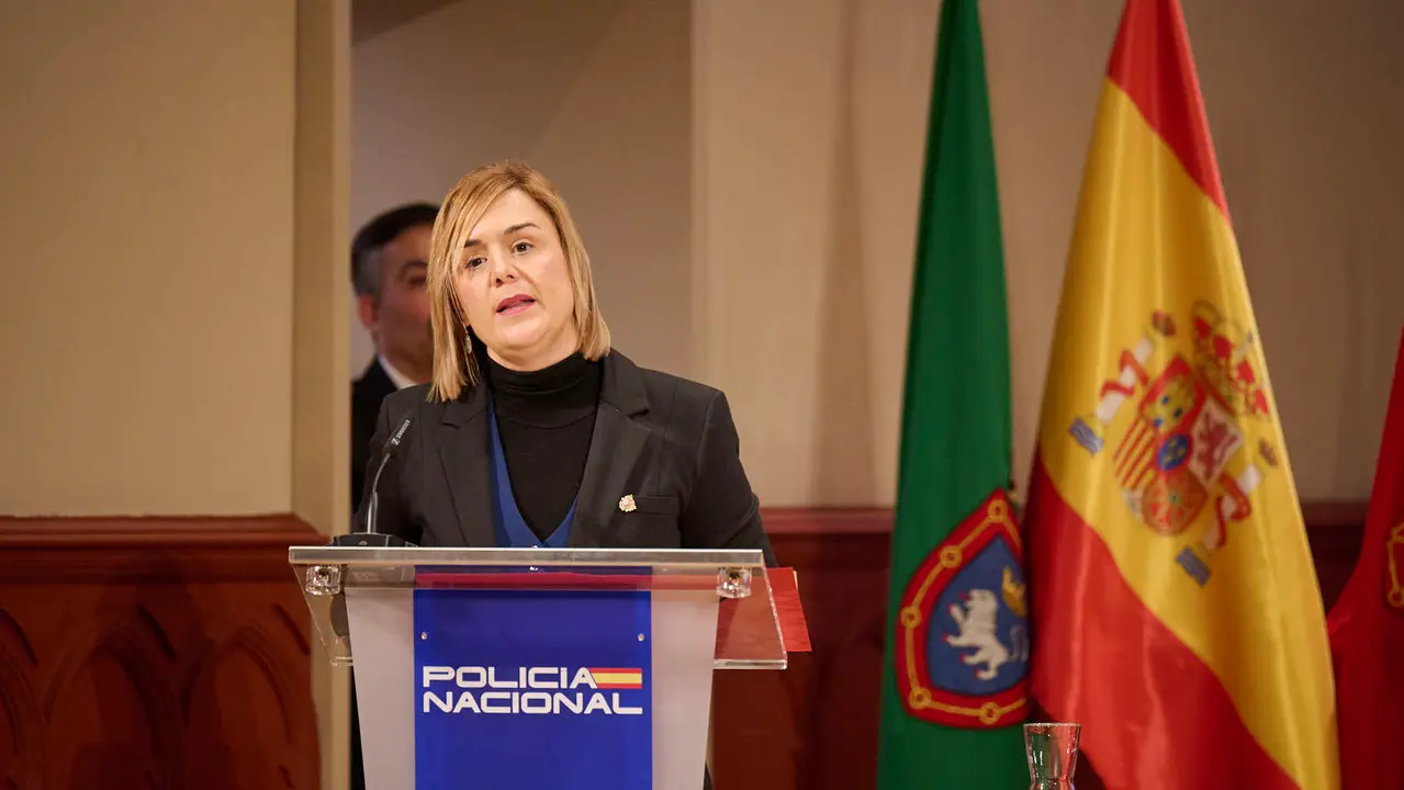 La Polic&iacute;a Nacional conmemora su 202 aniversario con un acto que homenajea a sus jubilados. PABLO LASAOSA