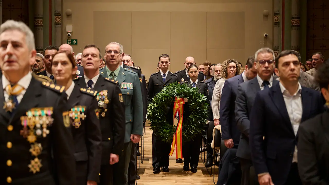 La Polic&iacute;a Nacional conmemora su 202 aniversario con un acto que homenajea a sus jubilados. PABLO LASAOSA
