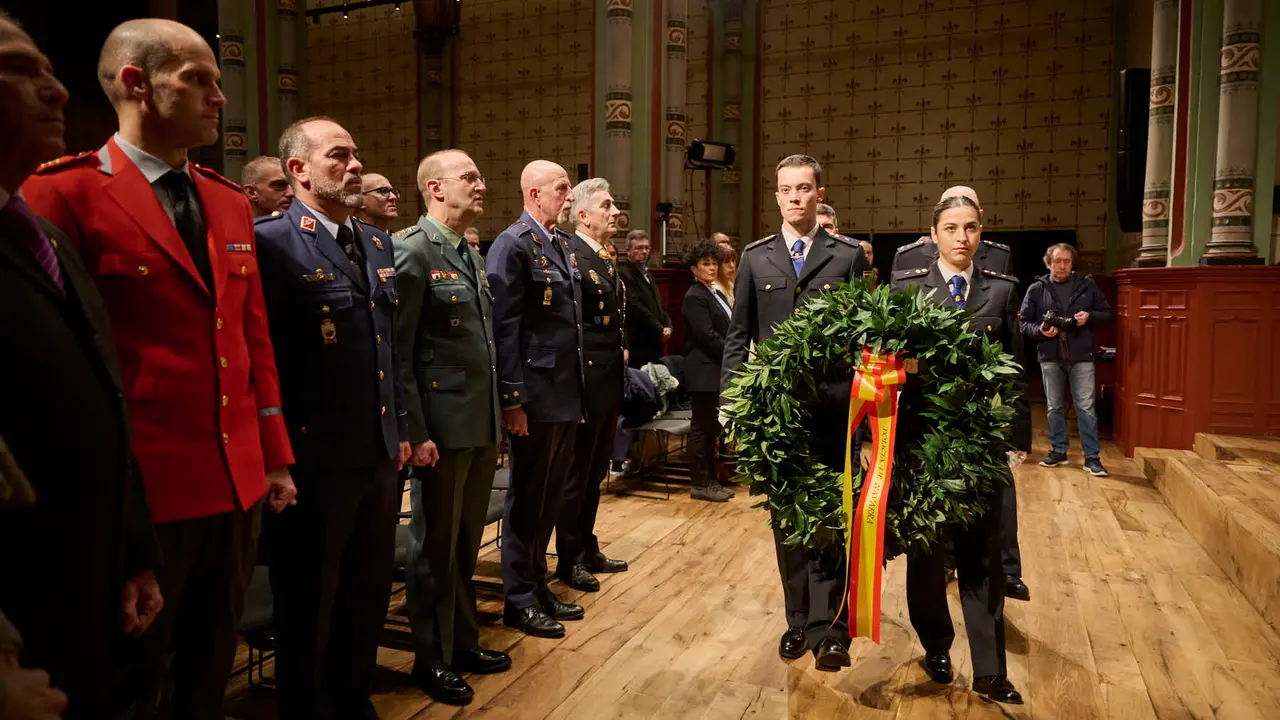 La Polic&iacute;a Nacional conmemora su 202 aniversario con un acto que homenajea a sus jubilados. PABLO LASAOSA