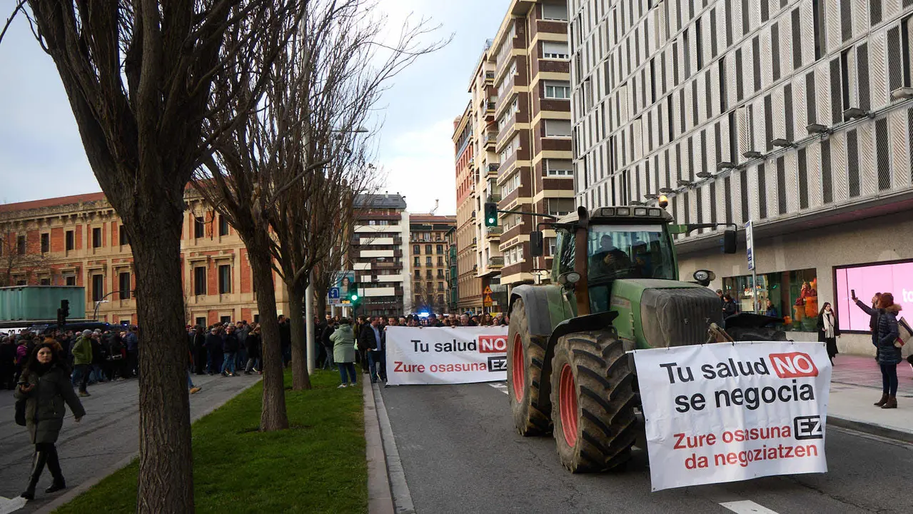 Manifestaci&oacute;n convocada por UAGN y EHNE Nafarroa en defensa del sector primario y en contra del acuerdo entre la UE y Mercosur. I&Ntilde;IGO ALZUGARAY