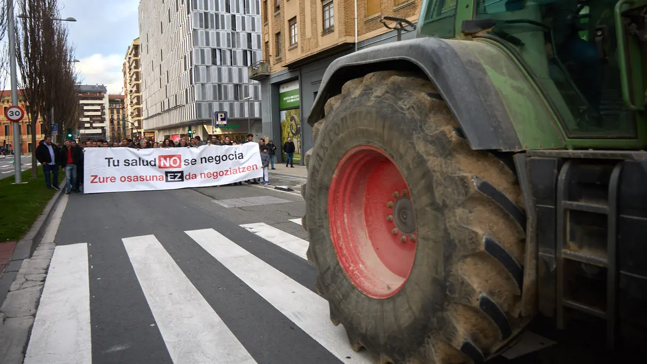 Manifestaci&oacute;n convocada por UAGN y EHNE Nafarroa en defensa del sector primario y en contra del acuerdo entre la UE y Mercosur. I&Ntilde;IGO ALZUGARAY