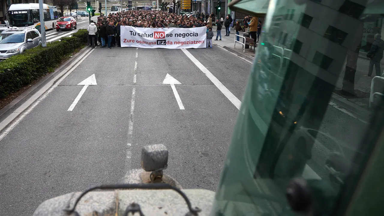 Manifestaci&oacute;n convocada por UAGN y EHNE Nafarroa en defensa del sector primario y en contra del acuerdo entre la UE y Mercosur. I&Ntilde;IGO ALZUGARAY