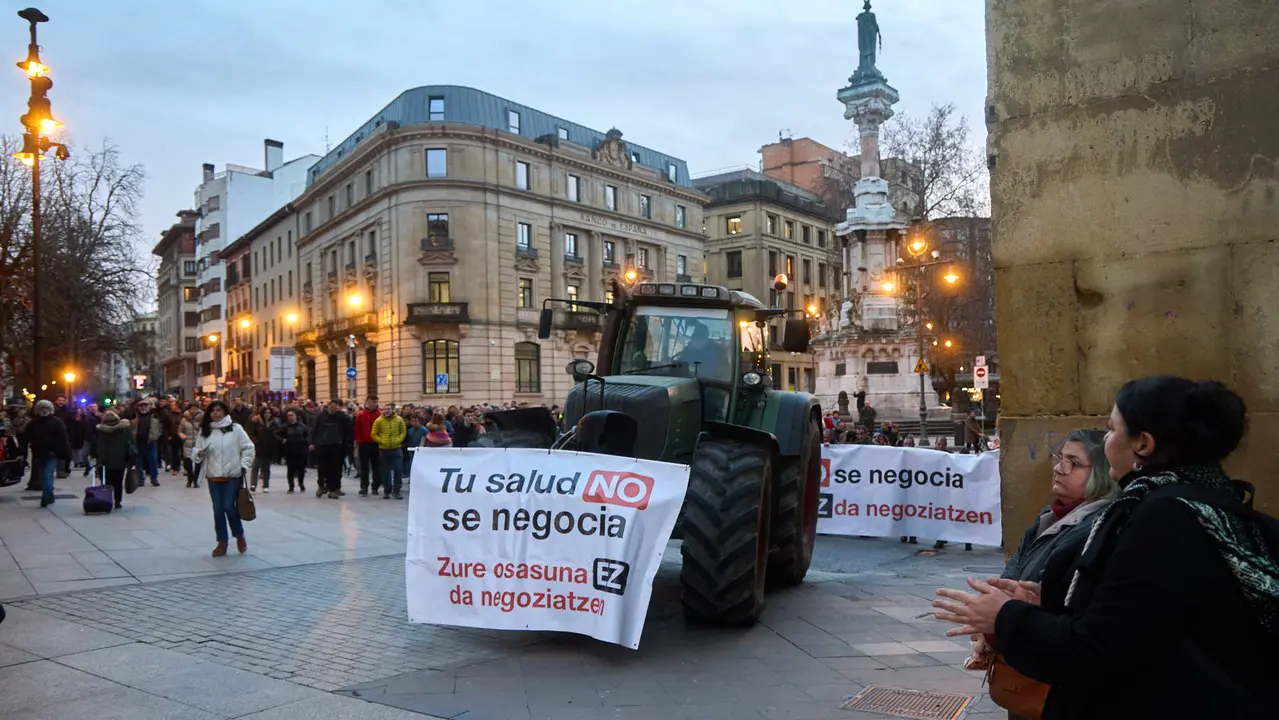Manifestaci&oacute;n convocada por UAGN y EHNE Nafarroa en defensa del sector primario y en contra del acuerdo entre la UE y Mercosur. I&Ntilde;IGO ALZUGARAY