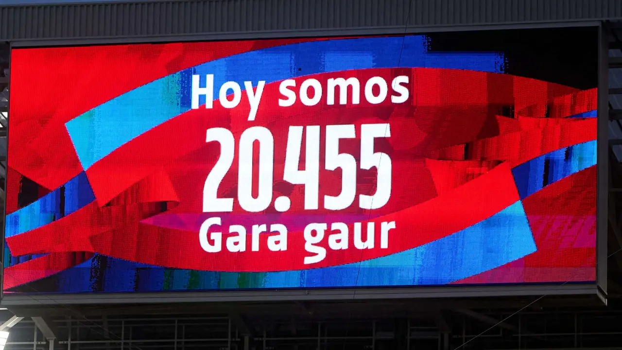 La grada del estadio de El Sadar durante el partido de La Liga EA Sports entre CA Osasuna y Villarreal CF disputado en Pamplona. I&Ntilde;IGO ALZUGARAY