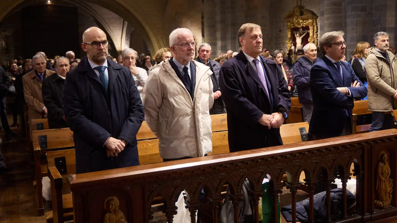 Procesi&oacute;n y misa por la festividad de San Blas en la iglesia de San Nicol&aacute;s de Pamplona. I&Ntilde;IGO ALZUGARAY