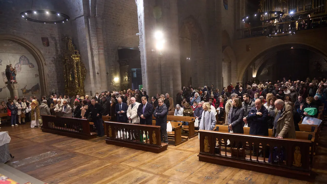Procesi&oacute;n y misa por la festividad de San Blas en la iglesia de San Nicol&aacute;s de Pamplona. I&Ntilde;IGO ALZUGARAY
