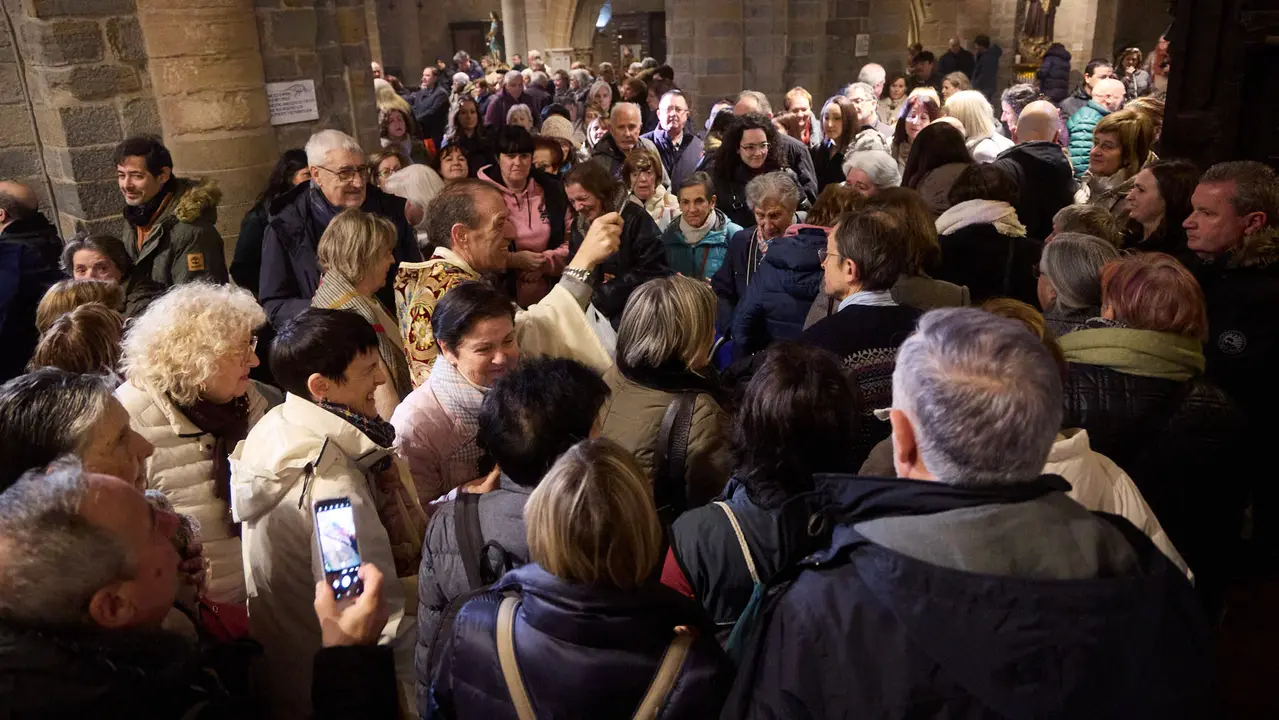 Procesi&oacute;n y misa por la festividad de San Blas en la iglesia de San Nicol&aacute;s de Pamplona. I&Ntilde;IGO ALZUGARAY