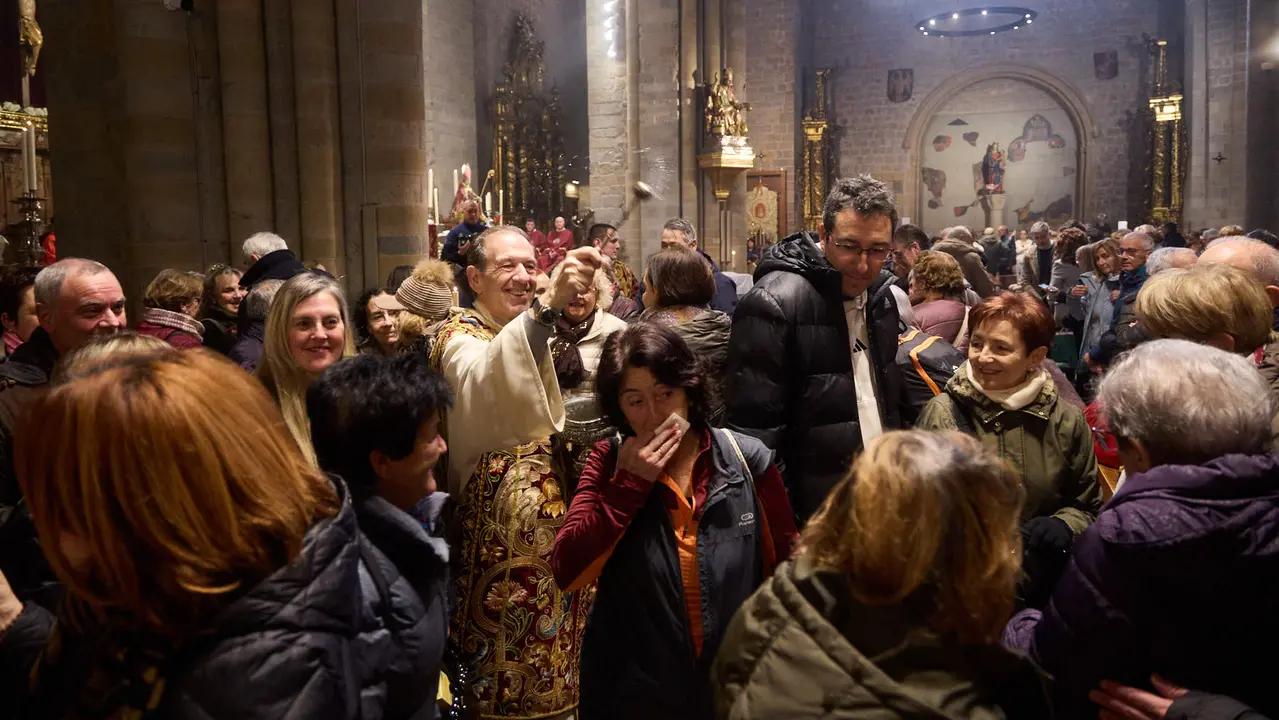 Procesi&oacute;n y misa por la festividad de San Blas en la iglesia de San Nicol&aacute;s de Pamplona. I&Ntilde;IGO ALZUGARAY
