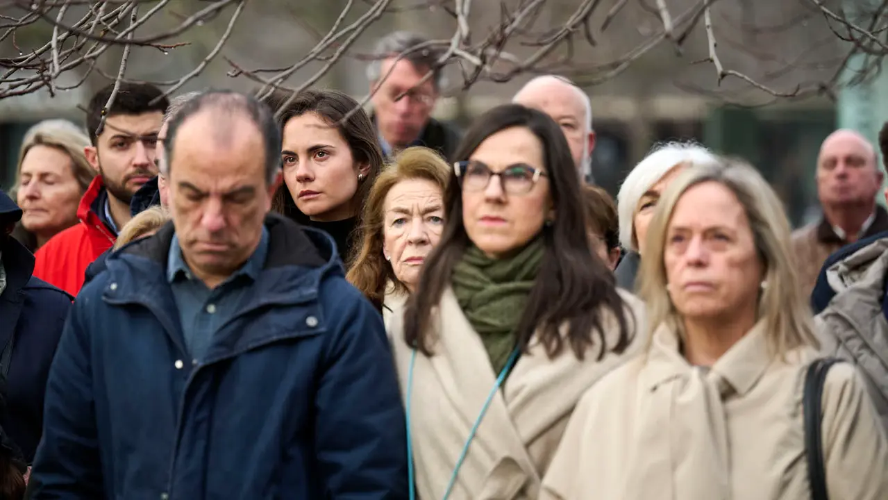 concentraci&oacute;n de varios colectivos en memoria de los desplazados forzosos por ETA y de todas sus v&iacute;ctimas. PABLO LASAOSA