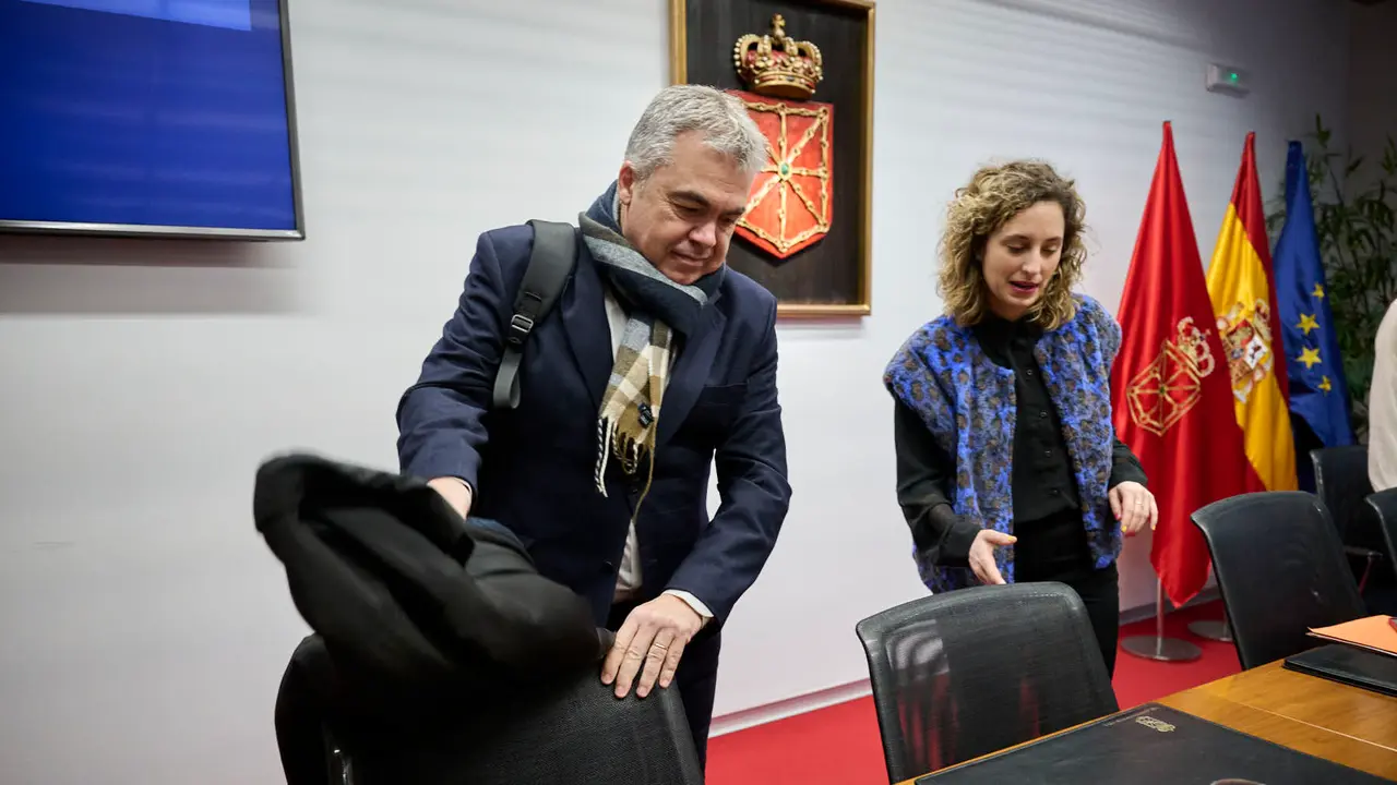 Santos Cerd&aacute;n declara ante la Comisi&oacute;n de Investigaci&oacute;n del Parlamento de Navarra por la adjudicaci&oacute;n de las obras de Velate. PABLO LASAOSA