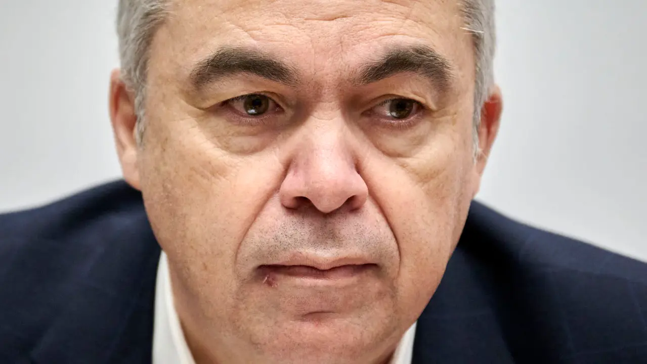 Santos Cerd&aacute;n declara ante la Comisi&oacute;n de Investigaci&oacute;n del Parlamento de Navarra por la adjudicaci&oacute;n de las obras de Velate. PABLO LASAOSA