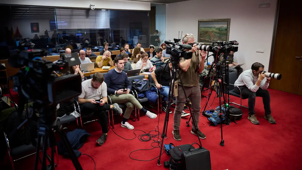 Santos Cerd&aacute;n declara ante la Comisi&oacute;n de Investigaci&oacute;n del Parlamento de Navarra por la adjudicaci&oacute;n de las obras de Velate. PABLO LASAOSA