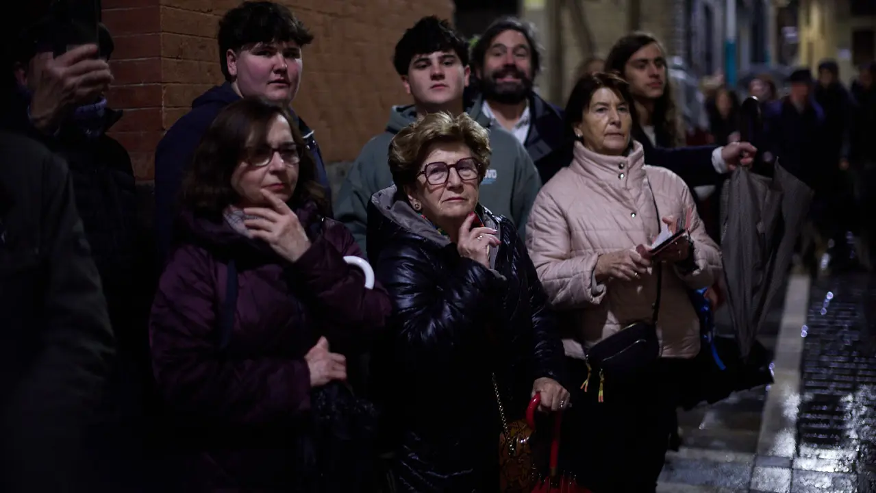 Traslado del paso del Cristo Alzado a la Catedral de Pamplona a cargo de la Hermandad de la Pasi&oacute;n del Se&ntilde;or como motivo del comienzo de la Cuaresma en el Mi&eacute;rcoles de Ceniza de 2026. I&Ntilde;IGO ALZUGARAY