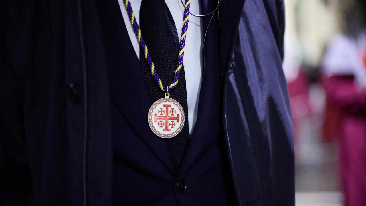 Traslado del paso del Cristo Alzado a la Catedral de Pamplona a cargo de la Hermandad de la Pasi&oacute;n del Se&ntilde;or como motivo del comienzo de la Cuaresma en el Mi&eacute;rcoles de Ceniza de 2026. I&Ntilde;IGO ALZUGARAY