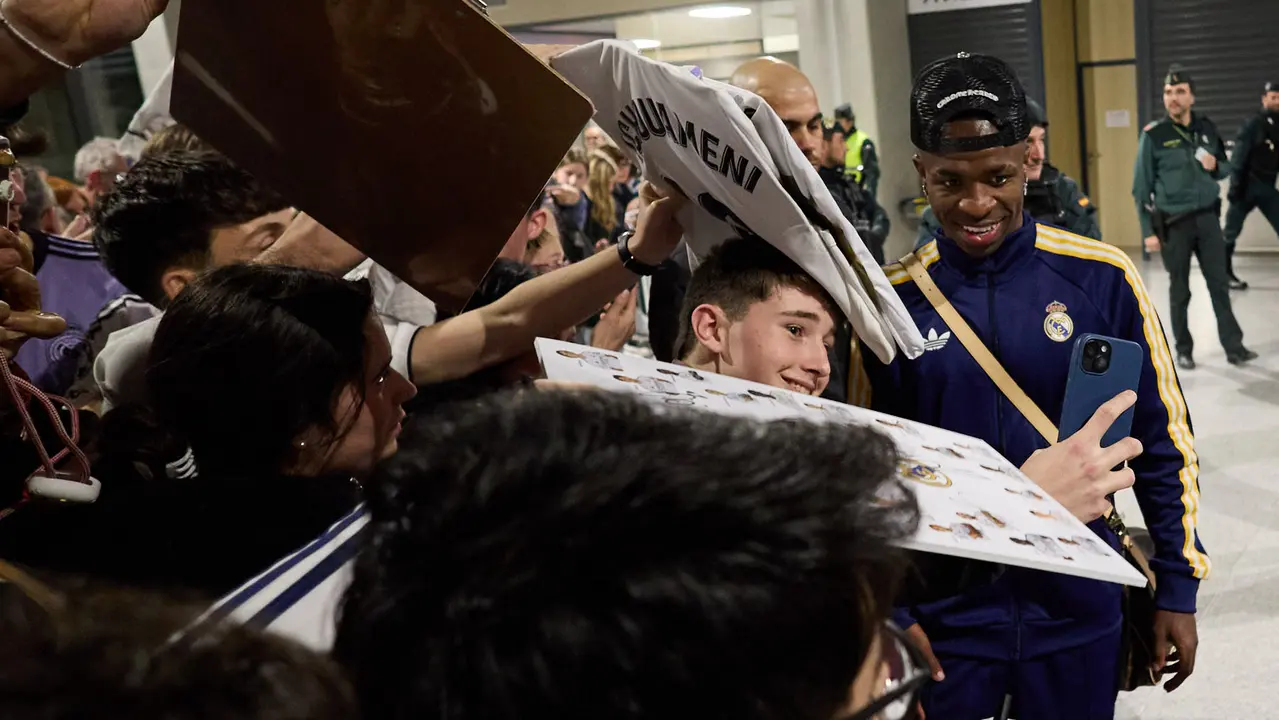 Llegada de la plantilla del Real Madrid al aeropuerto de Noain para jugar ma&ntilde;ana contra Osasuna en el estadio de El Sadar. I&Ntilde;IGO ALZUGARAY