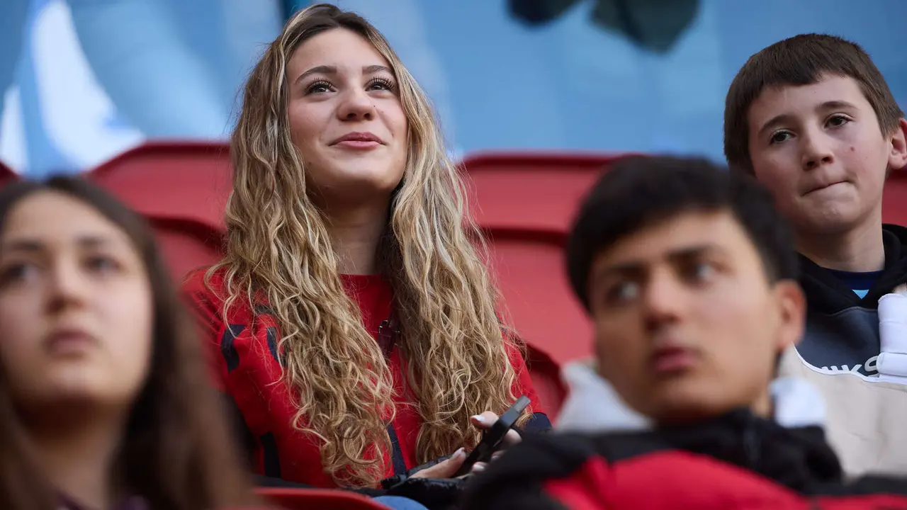 La grada del estadio de El Sadar durante el partido de La Liga EA Sports entre CA Osasuna y Real Madrid CF disputado en Pamplona. I&Ntilde;IGO ALZUGARAY