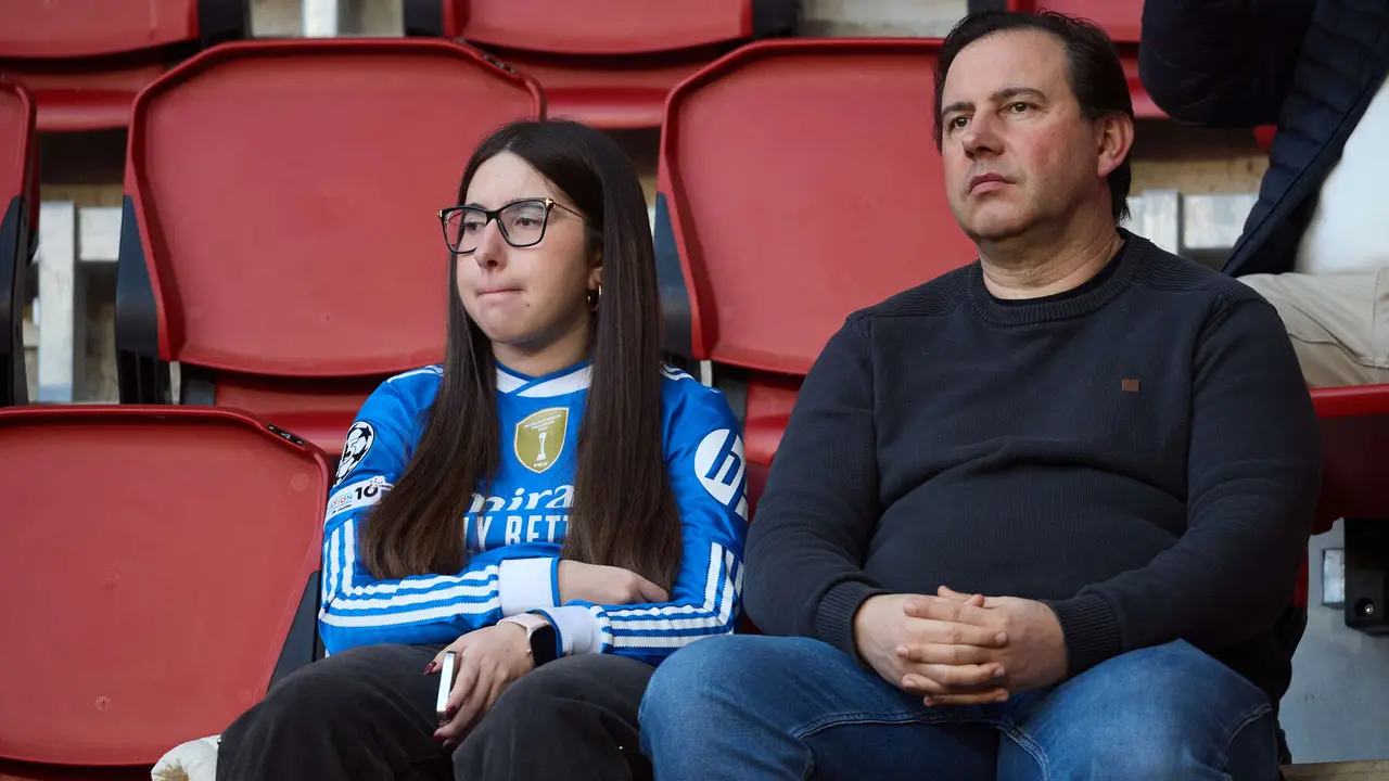 La grada del estadio de El Sadar durante el partido de La Liga EA Sports entre CA Osasuna y Real Madrid CF disputado en Pamplona. I&Ntilde;IGO ALZUGARAY