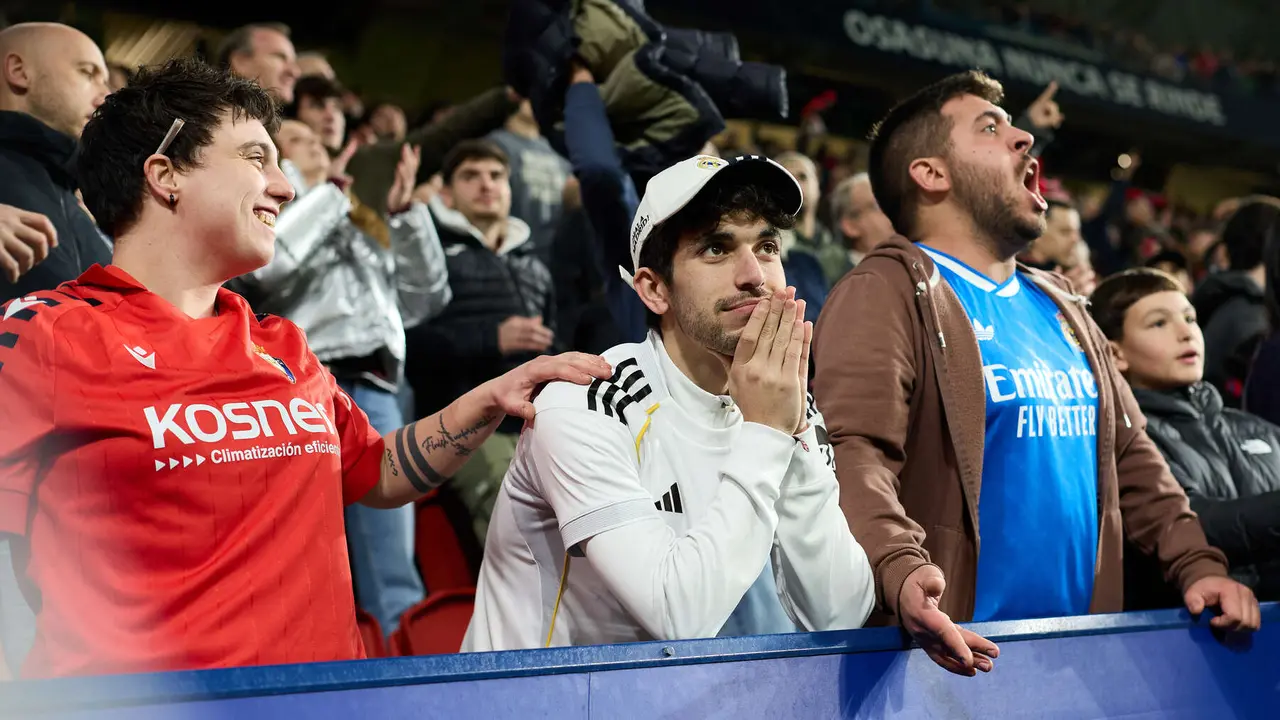 La grada del estadio de El Sadar durante el partido de La Liga EA Sports entre CA Osasuna y Real Madrid CF disputado en Pamplona. I&Ntilde;IGO ALZUGARAY