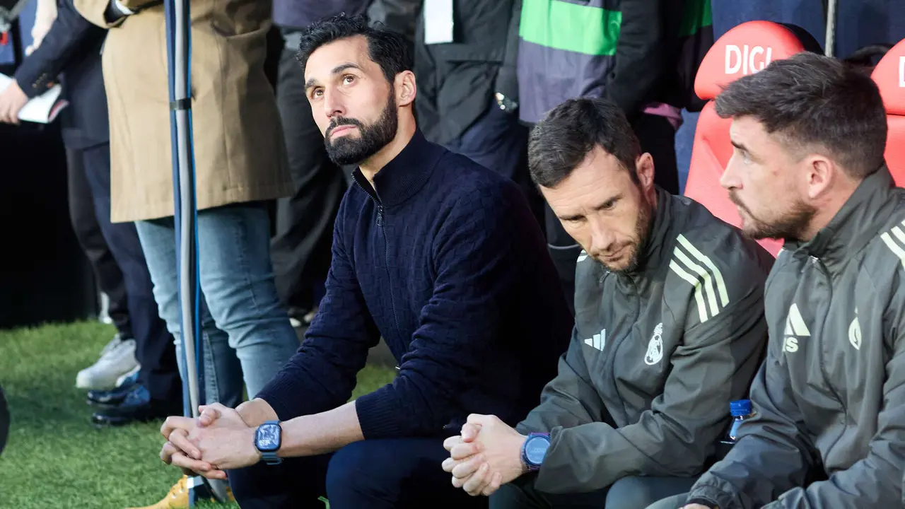 &Aacute;lvaro Arbeloa (entrenador Real Madrid CF) durante el partido de La Liga EA Sports entre CA Osasuna y Real Madrid CF disputado en el estadio de El Sadar en Pamplona. I&Ntilde;IGO ALZUGARAY