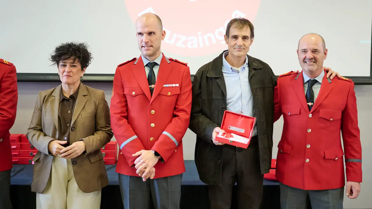Homenaje a los agentes jubilados dentro de la semana del patr&oacute;n de la Polic&iacute;a Foral. PABLO LASAOSA