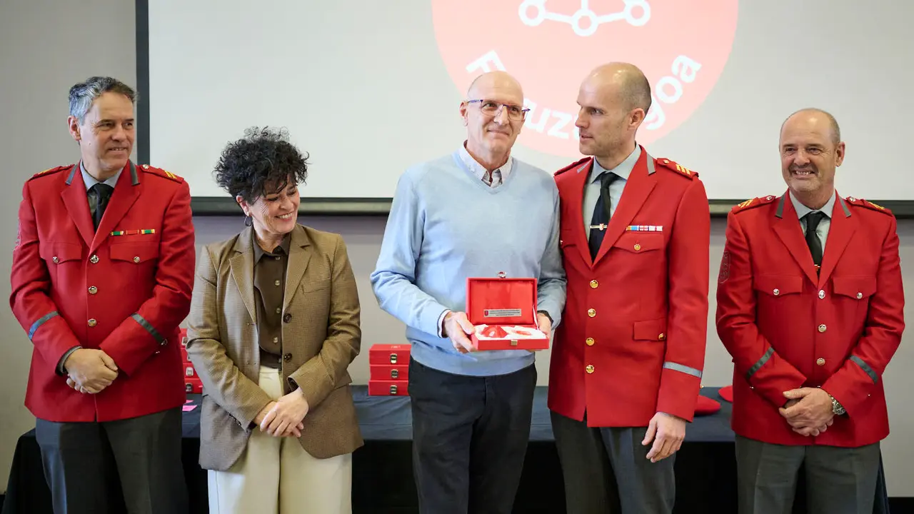 Homenaje a los agentes jubilados dentro de la semana del patr&oacute;n de la Polic&iacute;a Foral. PABLO LASAOSA