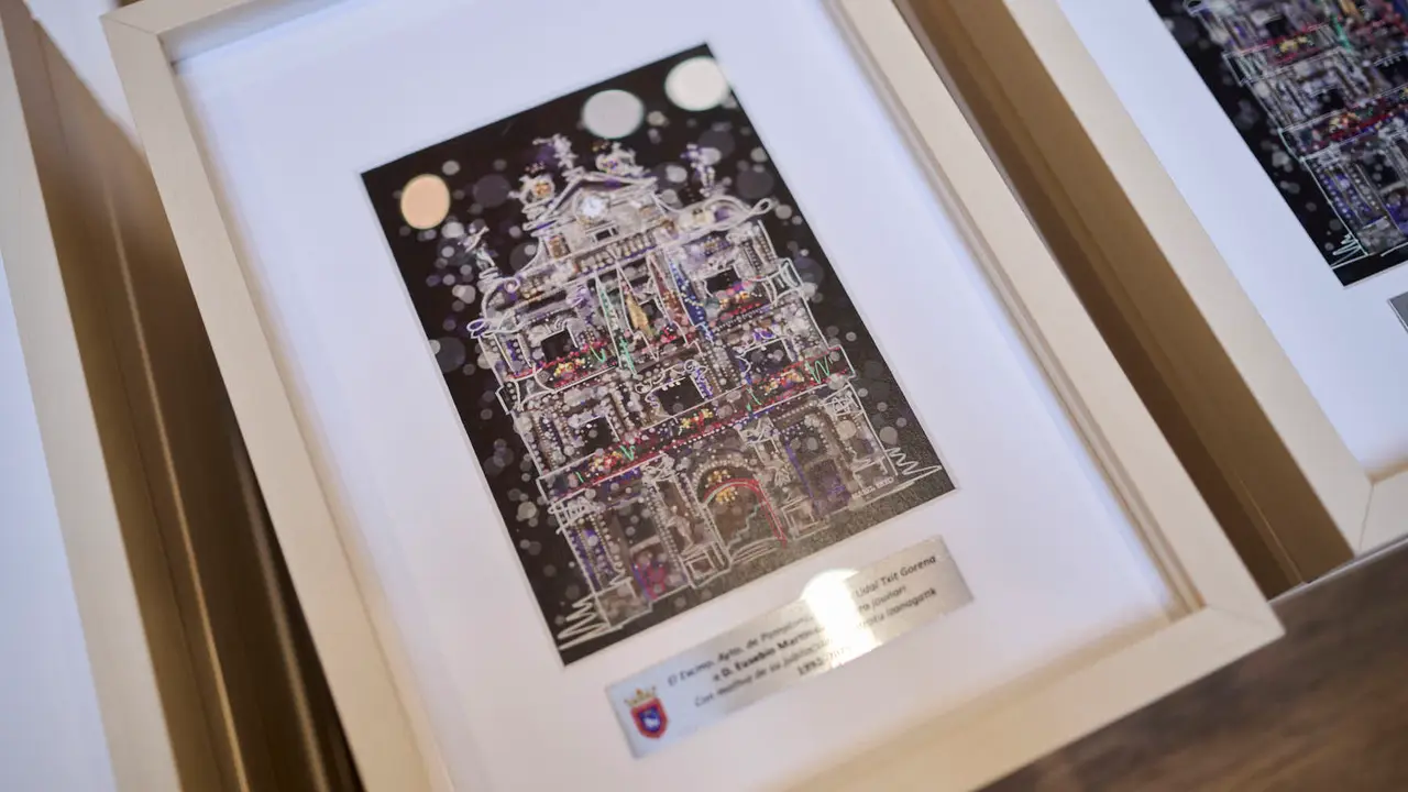 El Ayuntamiento de Pamplona homenajea al personal municipal jubilado durante 2025. PABLO LASAOSA