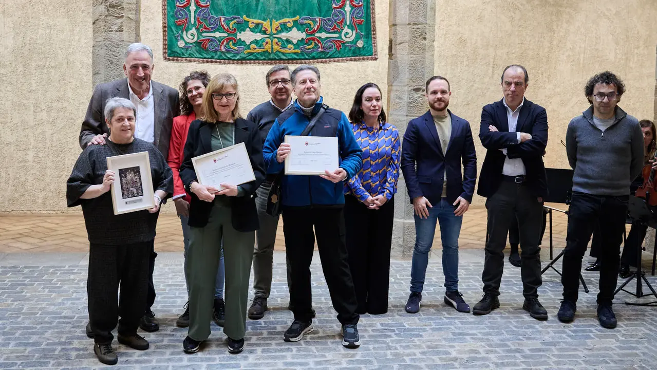El Ayuntamiento de Pamplona homenajea al personal municipal jubilado durante 2025. PABLO LASAOSA