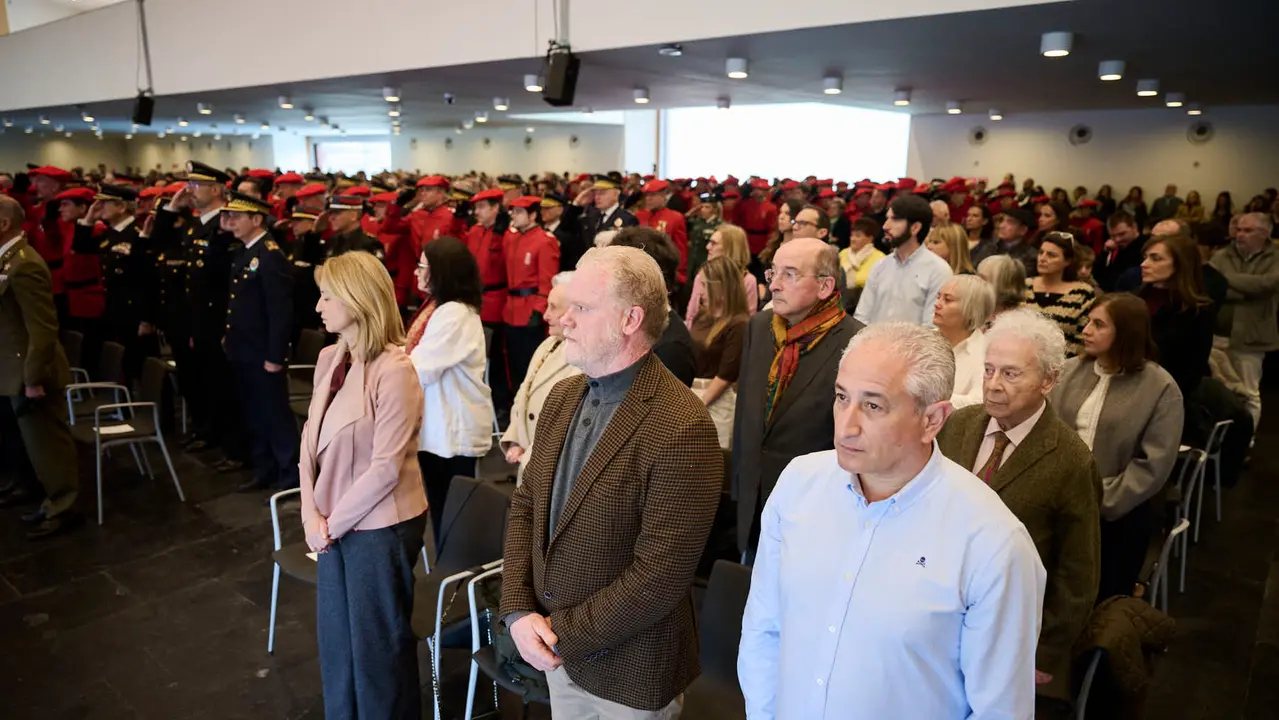 La presidenta de Navarra, Mar&iacute;a Chivite, preside el acto central del d&iacute;a del patr&oacute;n de la Polic&iacute;a Foral. PABLO LASAOSA