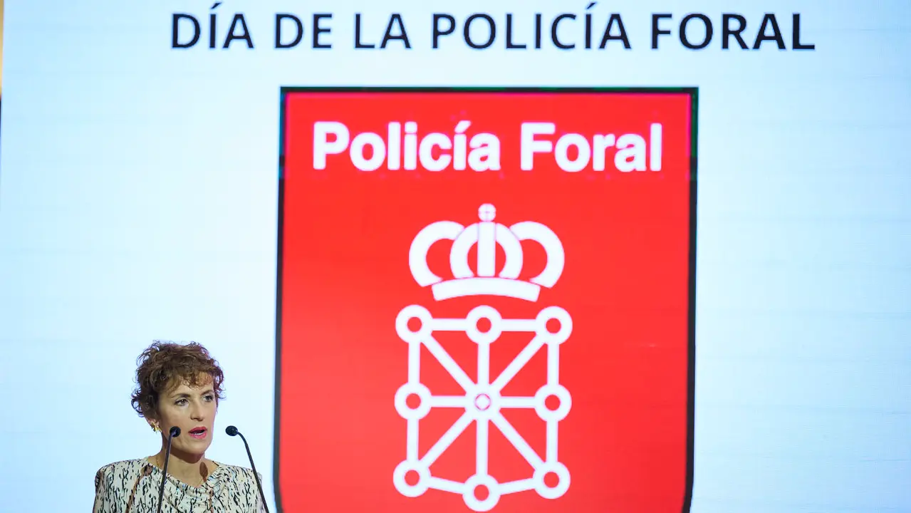 La presidenta de Navarra, Mar&iacute;a Chivite, preside el acto central del d&iacute;a del patr&oacute;n de la Polic&iacute;a Foral. PABLO LASAOSA