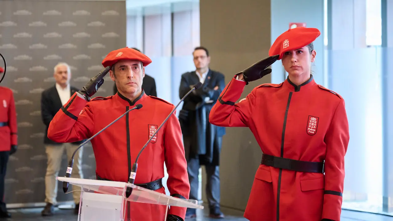 La presidenta de Navarra, Mar&iacute;a Chivite, preside el acto central del d&iacute;a del patr&oacute;n de la Polic&iacute;a Foral. PABLO LASAOSA