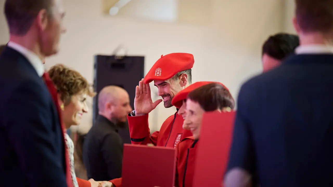 La presidenta de Navarra, Mar&iacute;a Chivite, preside el acto central del d&iacute;a del patr&oacute;n de la Polic&iacute;a Foral. PABLO LASAOSA