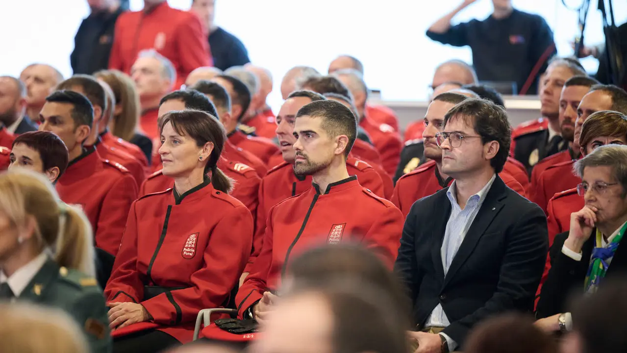 La presidenta de Navarra, Mar&iacute;a Chivite, preside el acto central del d&iacute;a del patr&oacute;n de la Polic&iacute;a Foral. PABLO LASAOSA