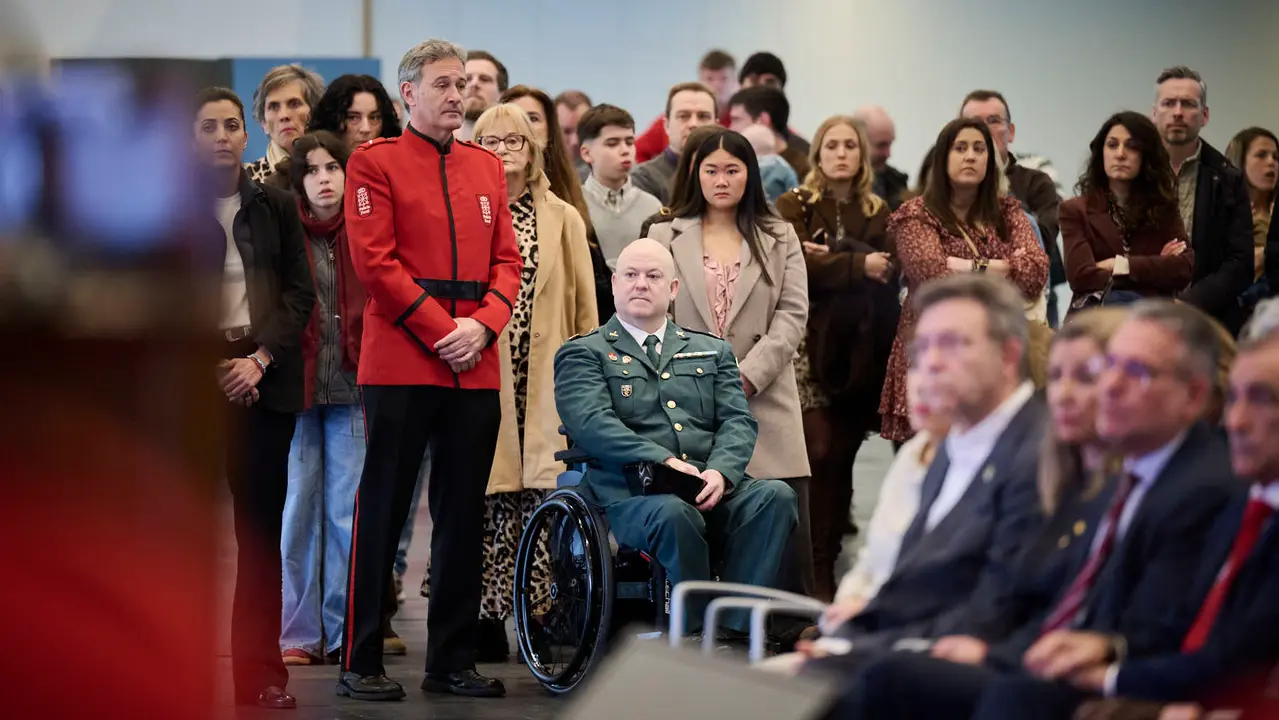 La presidenta de Navarra, Mar&iacute;a Chivite, preside el acto central del d&iacute;a del patr&oacute;n de la Polic&iacute;a Foral. PABLO LASAOSA