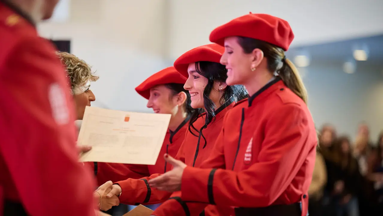 La presidenta de Navarra, Mar&iacute;a Chivite, preside el acto central del d&iacute;a del patr&oacute;n de la Polic&iacute;a Foral. PABLO LASAOSA