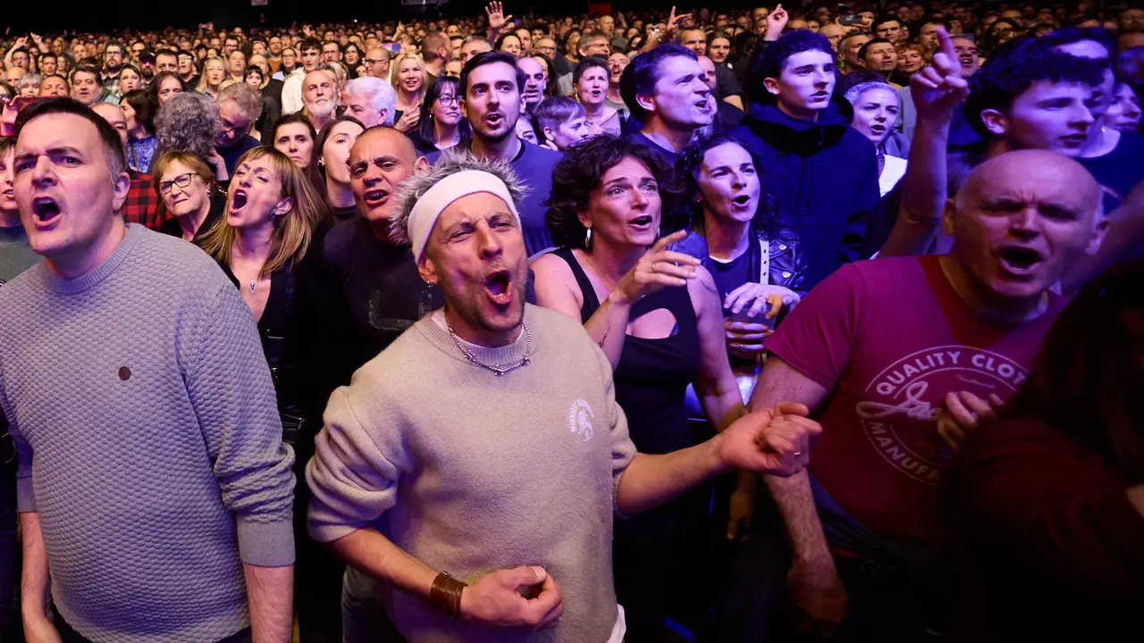 Concierto de Celtas Cortos dentro de su gira "40 a&ntilde;os Contando Cuentos" en el pabell&oacute;n Navarra Arena de Pamplona. I&Ntilde;IGO ALZUGARAY