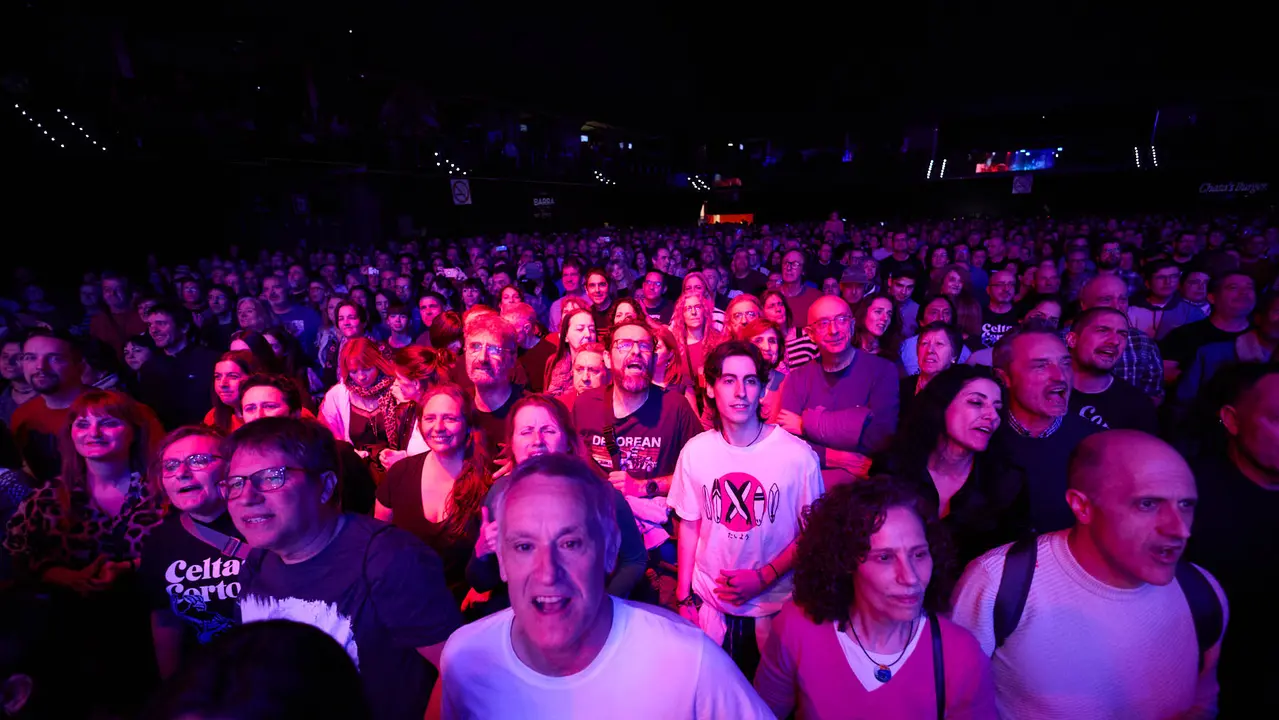 Concierto de Celtas Cortos dentro de su gira "40 a&ntilde;os Contando Cuentos" en el pabell&oacute;n Navarra Arena de Pamplona. I&Ntilde;IGO ALZUGARAY