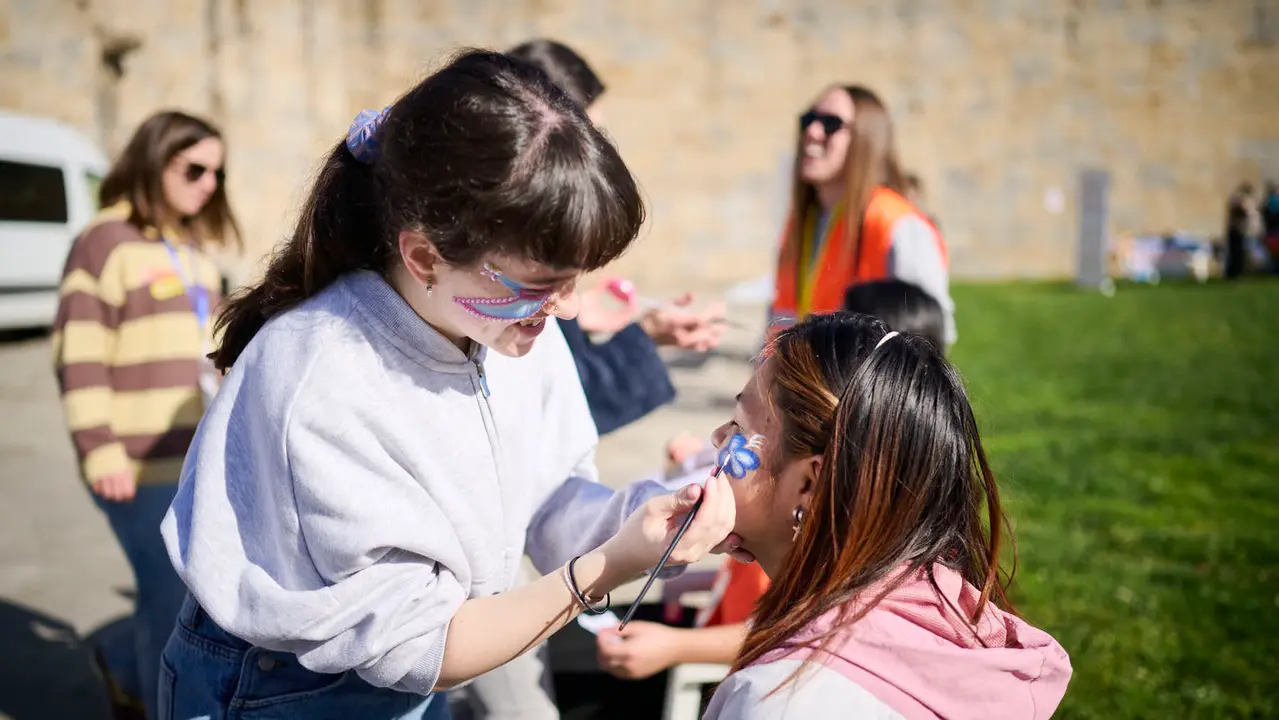Evento Conexi&oacute;n Social Uni2, un encuentro social y deportivo, organizado por el alumnado del CI Burlada FP, orientado a "visibilizar distintas realidades de discapacidad y exclusi&oacute;n". PABLO LASAOSA