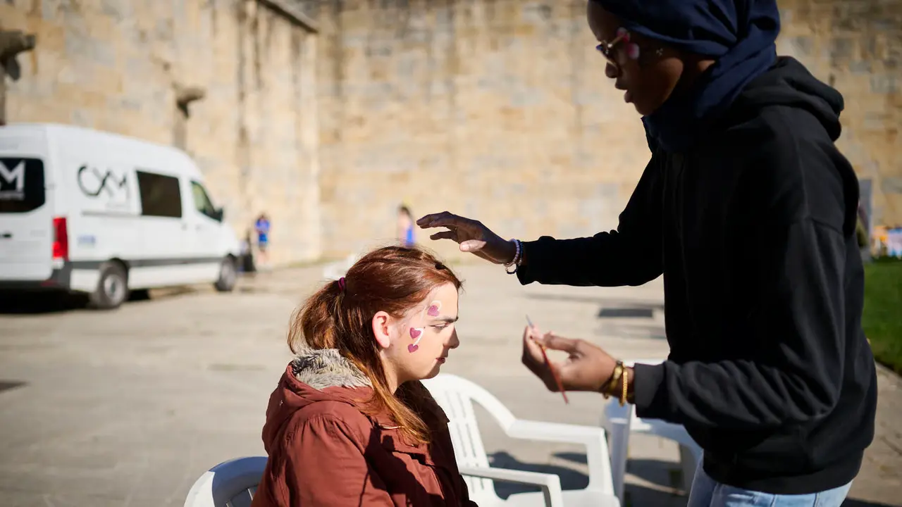 Evento Conexi&oacute;n Social Uni2, un encuentro social y deportivo, organizado por el alumnado del CI Burlada FP, orientado a "visibilizar distintas realidades de discapacidad y exclusi&oacute;n". PABLO LASAOSA