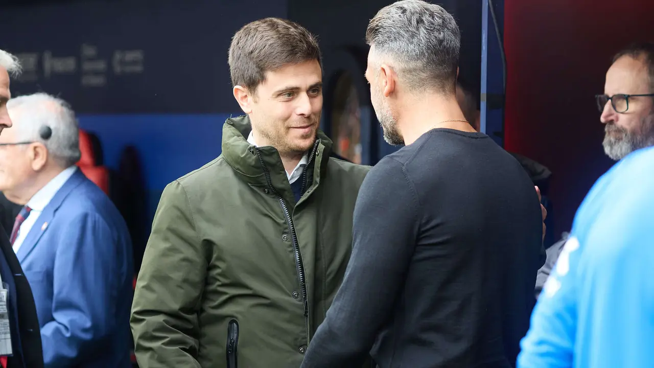Alessio Lisci (entrenador CA Osasuna) y Mart&iacute;n Demichelis (entrenador RCD Mallorca) durante el partido de La Liga EA Sports entre CA Osasuna y RCD Mallorca disputado en el estadio de El Sadar en Pamplona. I&Ntilde;IGO ALZUGARAY