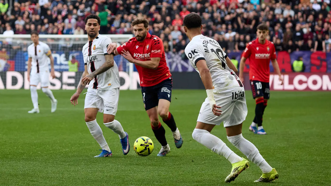Partido de La Liga EA Sports entre CA Osasuna y RCD Mallorca disputado en el estadio de El Sadar en Pamplona. I&Ntilde;IGO ALZUGARAY