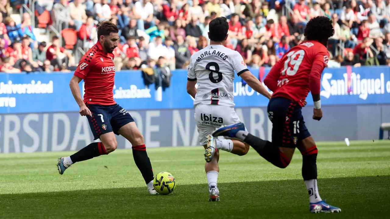 Partido de La Liga EA Sports entre CA Osasuna y RCD Mallorca disputado en el estadio de El Sadar en Pamplona. I&Ntilde;IGO ALZUGARAY