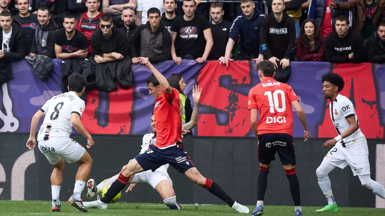 Partido de La Liga EA Sports entre CA Osasuna y RCD Mallorca disputado en el estadio de El Sadar en Pamplona. I&Ntilde;IGO ALZUGARAY